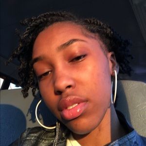 Meet your Posher, Ashlon